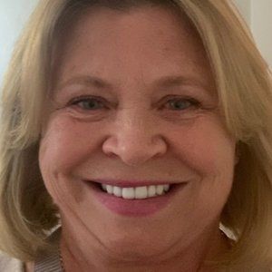 Meet your Posher, Lois